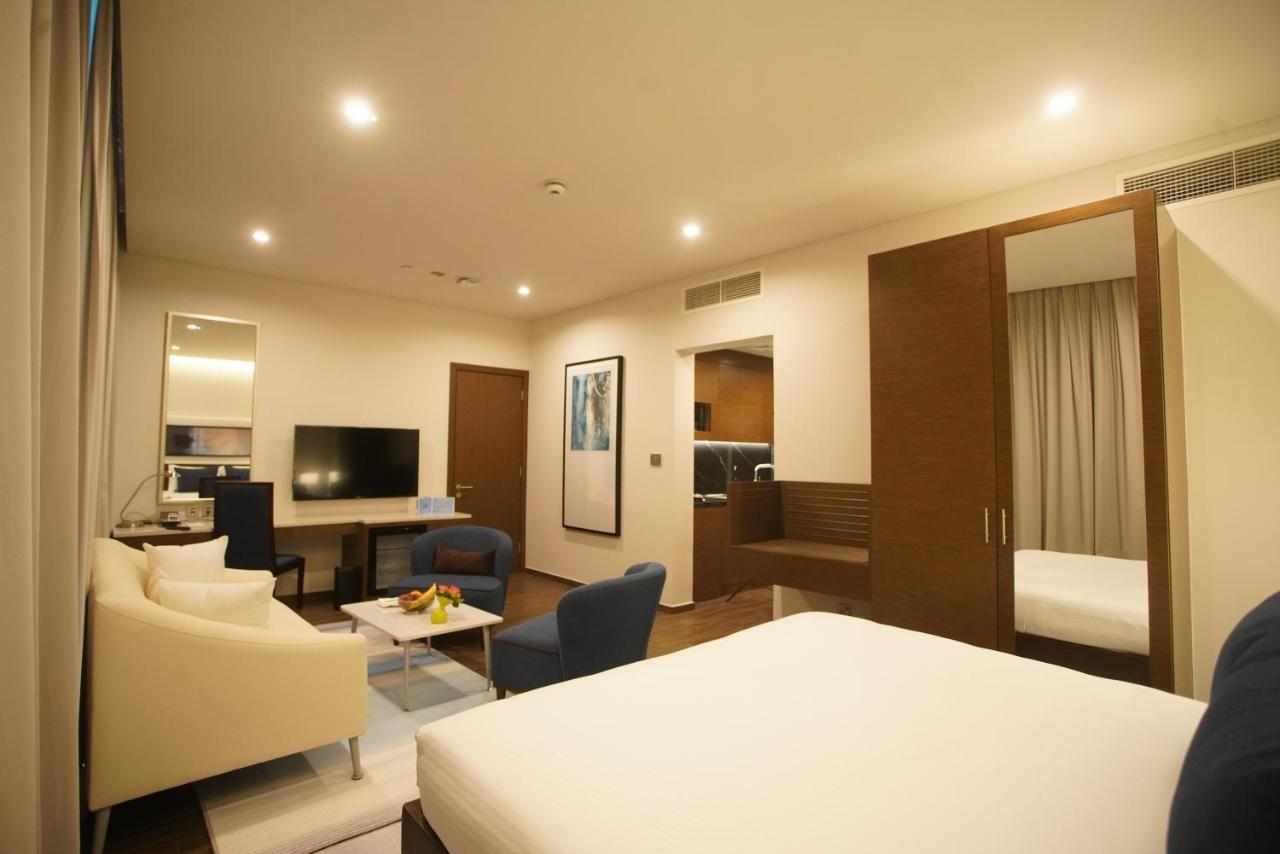 C - Hotel And Suites Doha Exterior foto