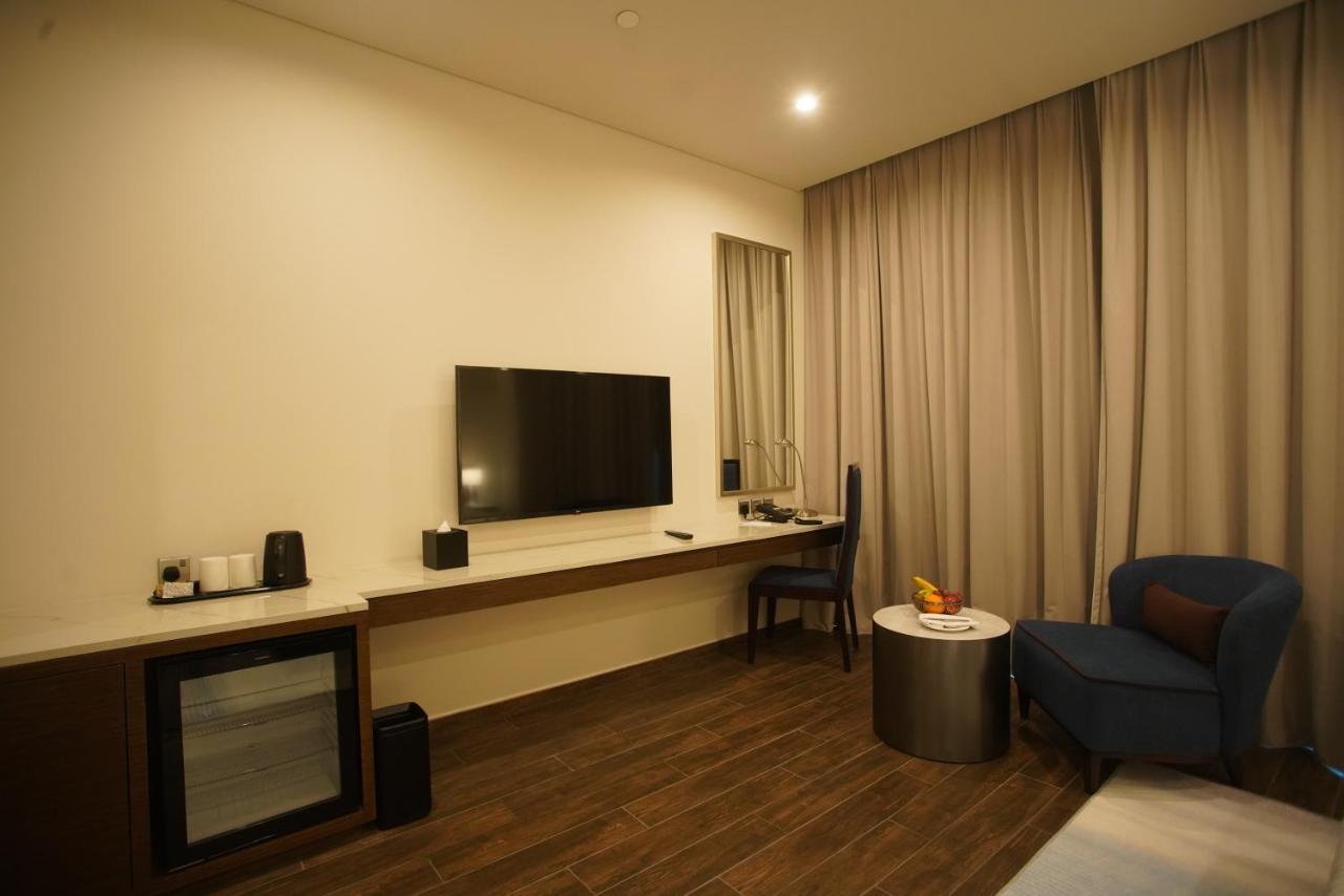C - Hotel And Suites Doha Exterior foto