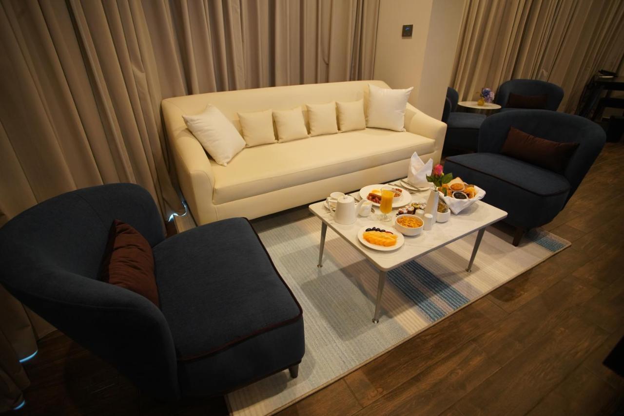 C - Hotel And Suites Doha Exterior foto
