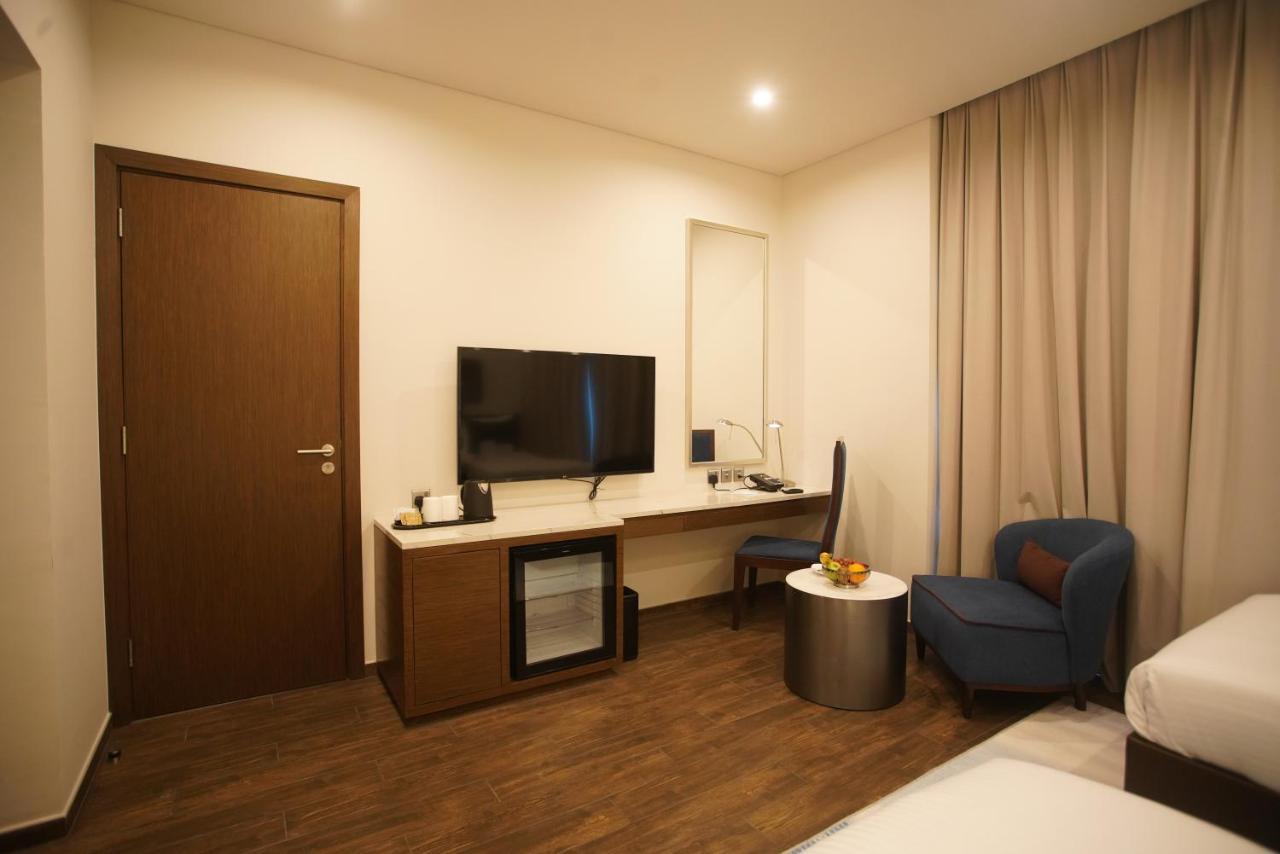 C - Hotel And Suites Doha Exterior foto