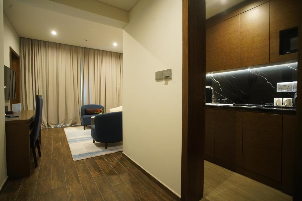 C - Hotel And Suites Doha Exterior foto