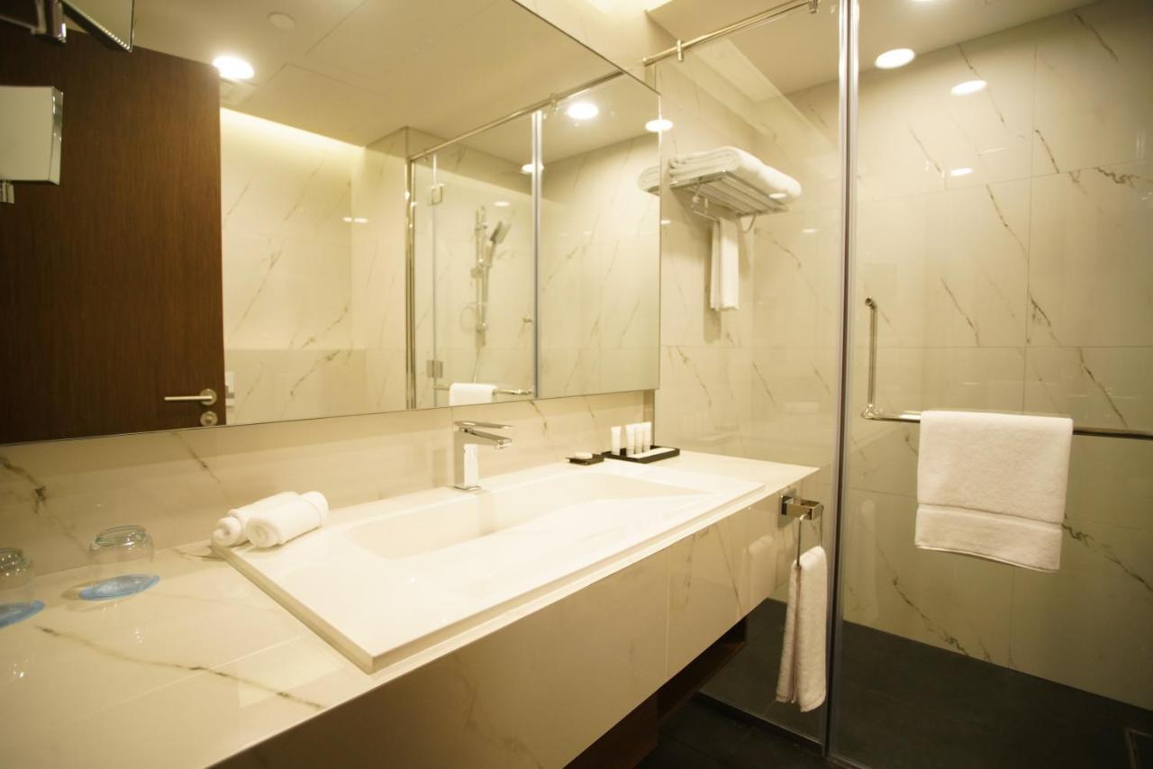 C - Hotel And Suites Doha Exterior foto